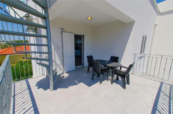 Matoc Apartments Murter Exterior photo